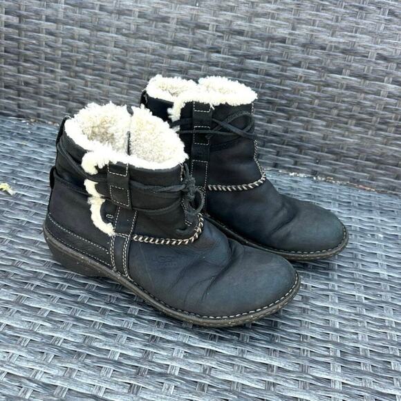 UGG Australia Cove Black‎ Fuzzy Lined Leather Ankle Boots Women’s Size 9 - Picture 12 of 15